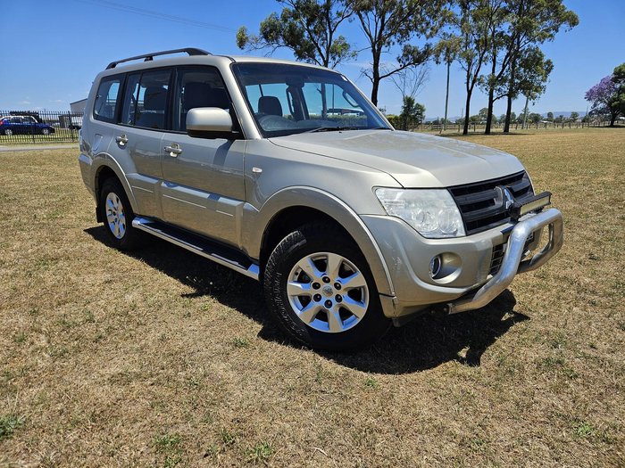 2013 Mitsubishi Pajero