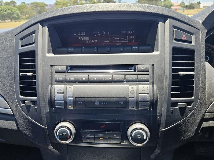 2013 Mitsubishi Pajero GLX-R