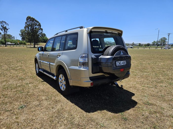 2013 Mitsubishi Pajero GLX-R