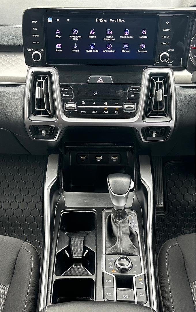 2022 Kia Sorento Sport