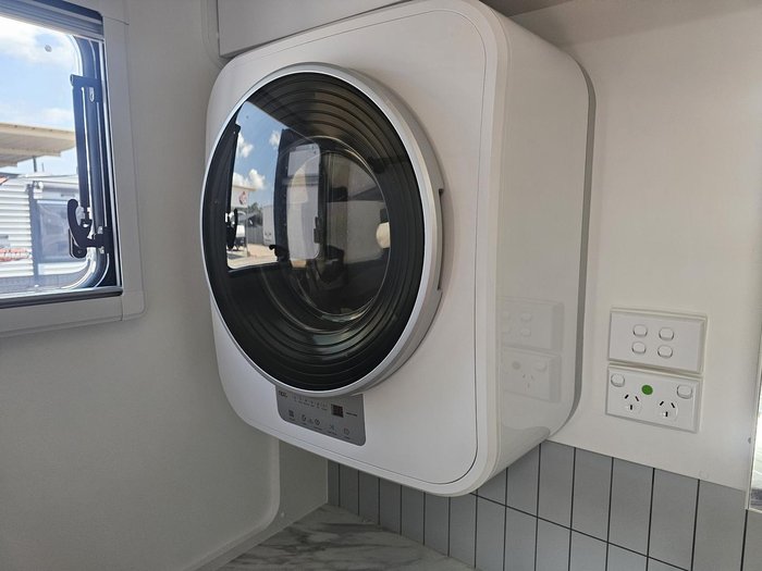 2025 New Age Caravans Big Red Br19e My25