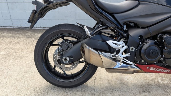 2016 Suzuki GSX-S1000 Red