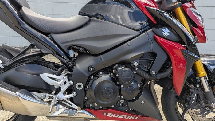 2016 Suzuki GSX-S1000 Red