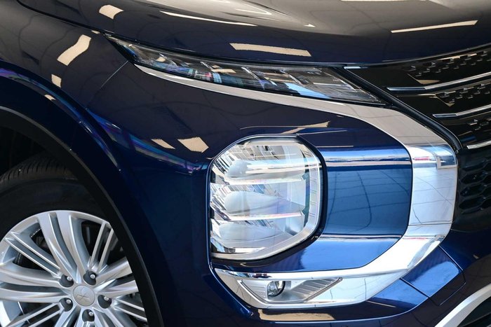 2024 Mitsubishi Outlander LS