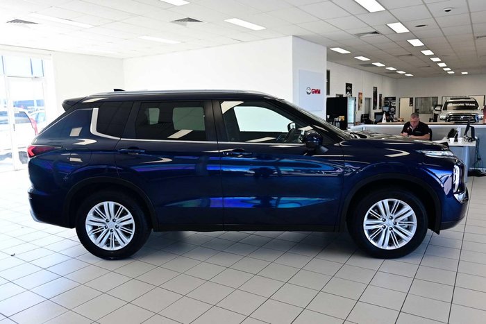 2024 Mitsubishi Outlander LS