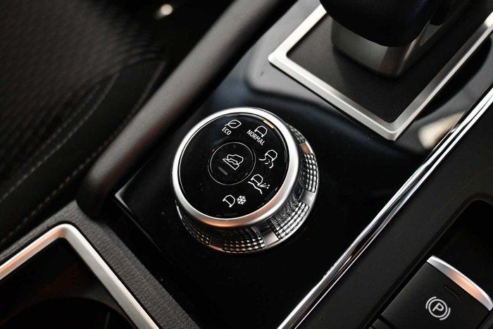 2024 Mitsubishi Outlander LS