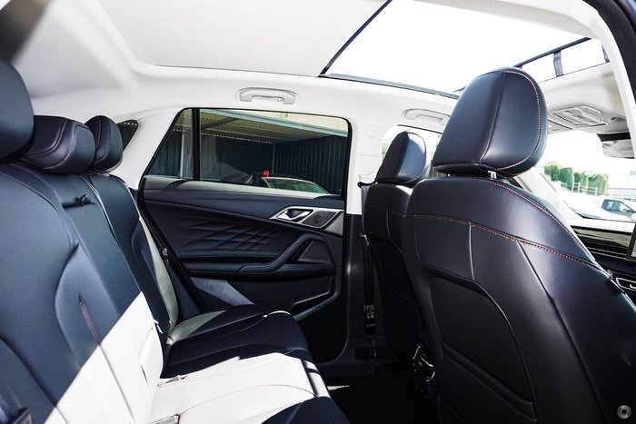 2025 MG HS Super Hybrid Essence