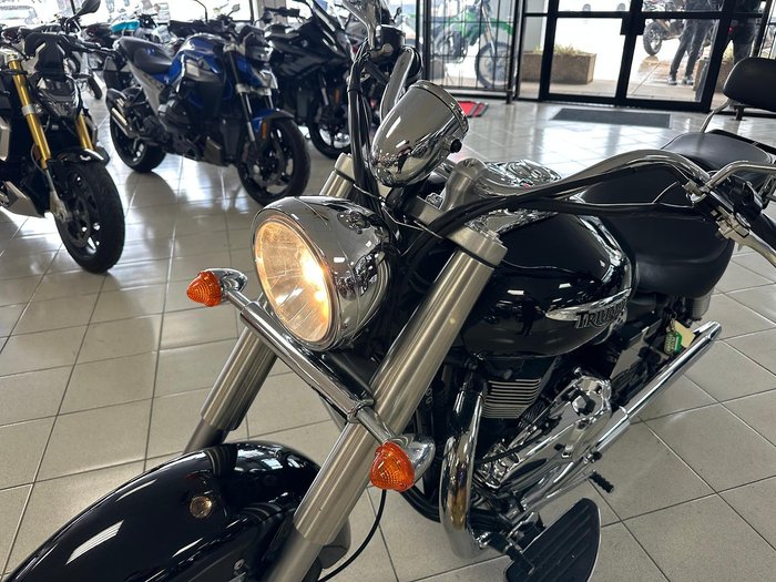 2014 Triumph America America Black