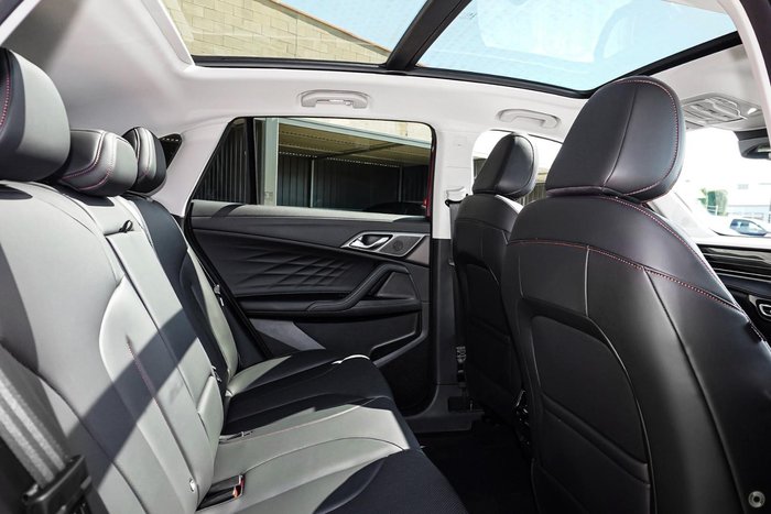 2025 MG HS Super Hybrid Essence AS33P MY25 Diamond Red