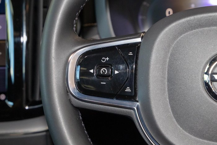 2021 Volvo XC60 B6 R-Design MY22 AWD White