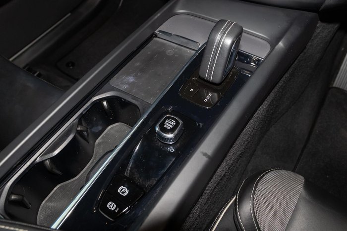 2021 Volvo XC60 B6 R-Design MY22 AWD White