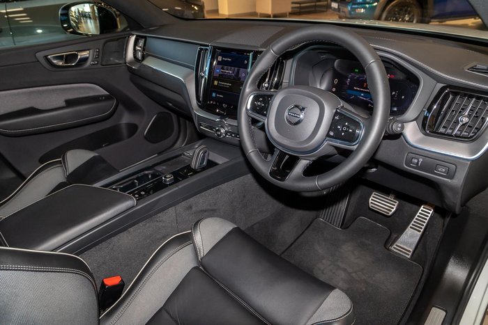 2021 Volvo XC60 B6 R-Design MY22 AWD White