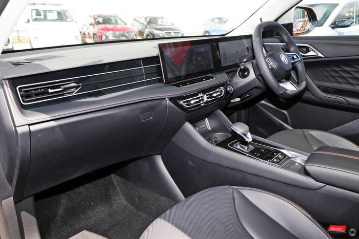 2025 MG HS Super Hybrid Essence