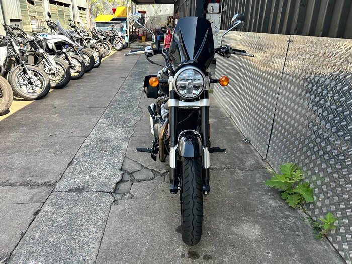 2025 Royal Enfield SUPER METEOR 650 Black