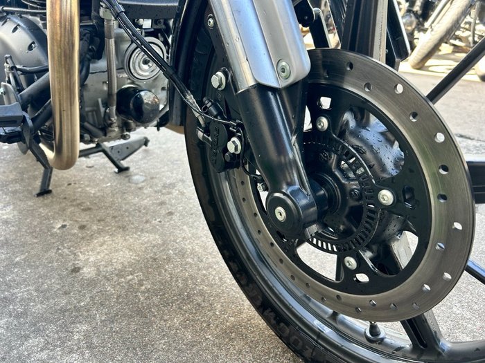 2025 Royal Enfield SUPER METEOR 650 Black