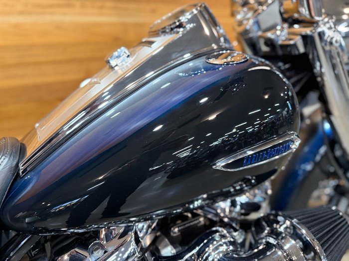 2017 Harley-davidson FLHR ROAD KING BILLET SILVER