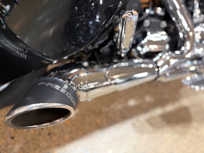 2017 Harley-davidson FLHR ROAD KING BILLET SILVER