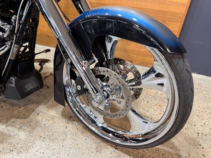 2017 Harley-davidson FLHR ROAD KING BILLET SILVER