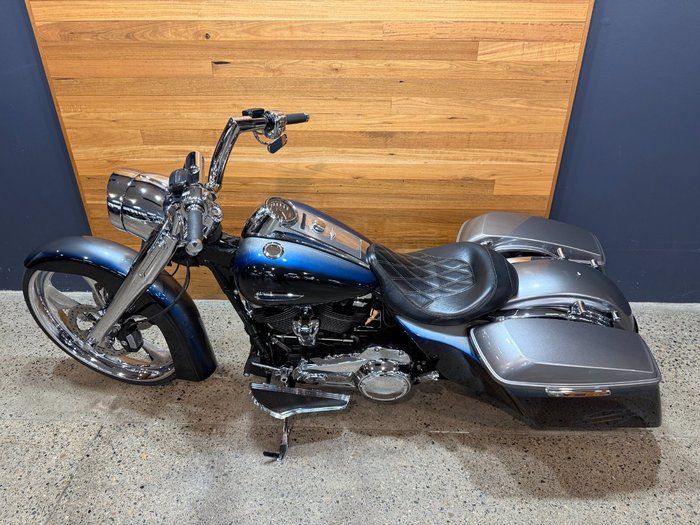 2017 Harley-davidson FLHR ROAD KING BILLET SILVER