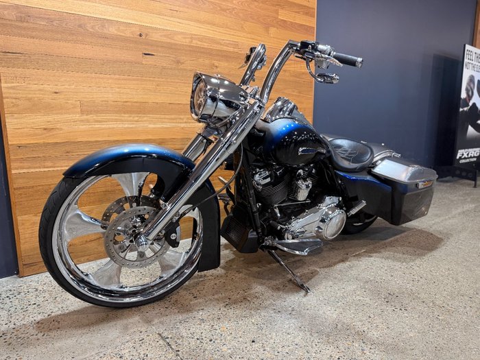 2017 Harley-davidson FLHR ROAD KING BILLET SILVER