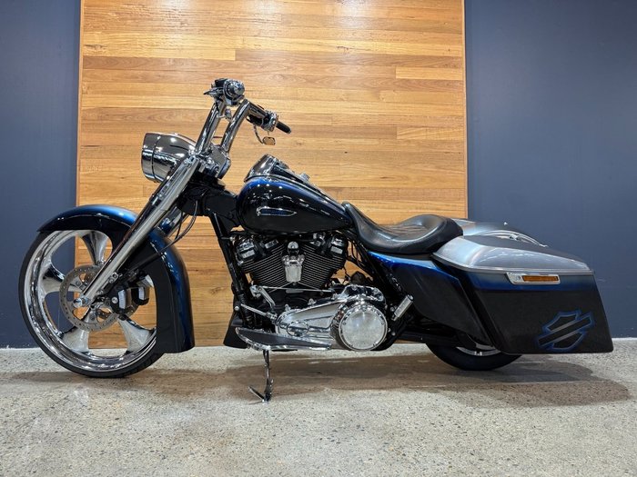 2017 Harley-davidson FLHR ROAD KING BILLET SILVER