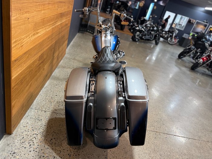 2017 Harley-davidson FLHR ROAD KING BILLET SILVER