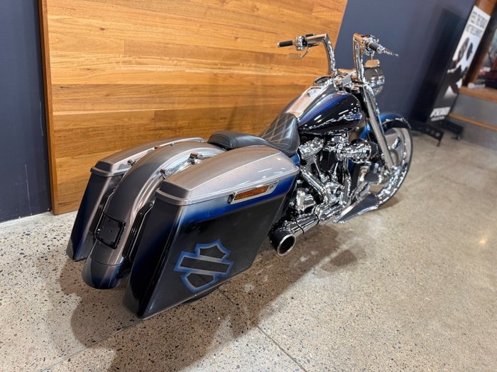 2017 Harley-davidson FLHR ROAD KING BILLET SILVER