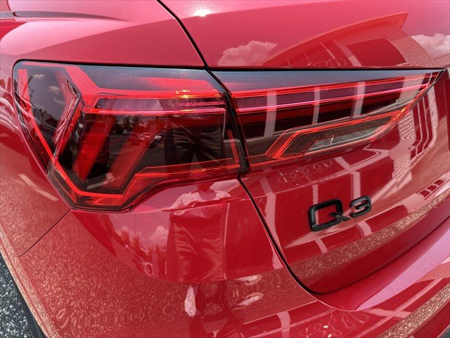 2025 Audi Q3 35 TFSI S line edition