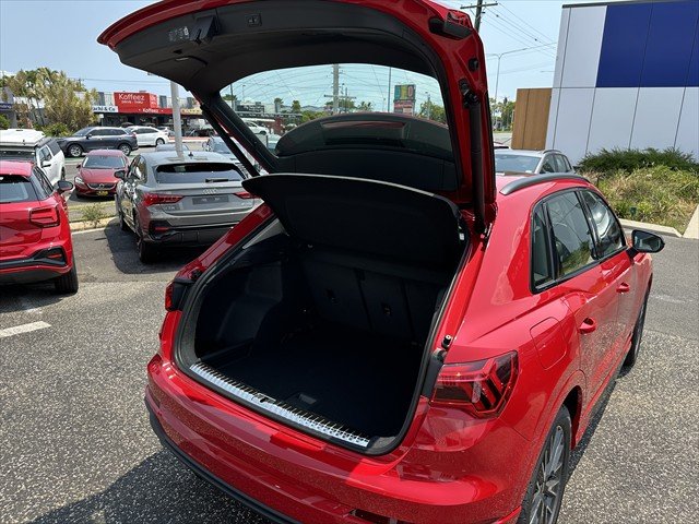 2025 Audi Q3 35 TFSI S line edition