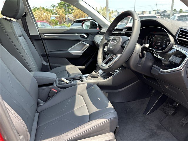 2025 Audi Q3 35 TFSI S line edition