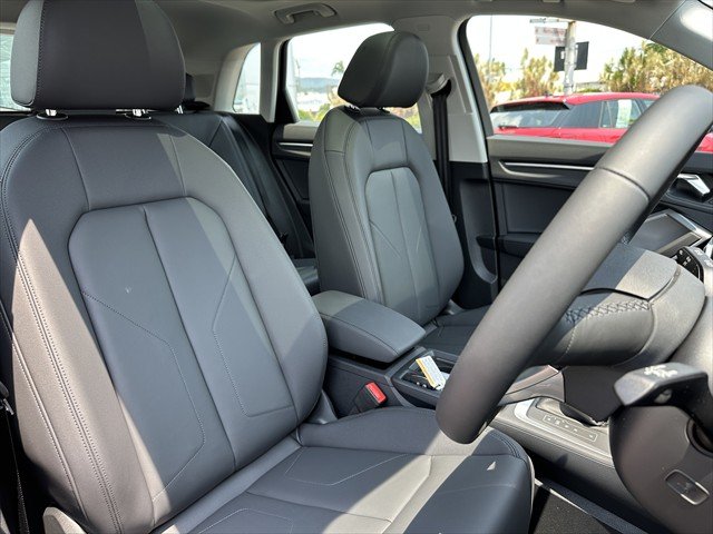 2025 Audi Q3 35 TFSI S line edition