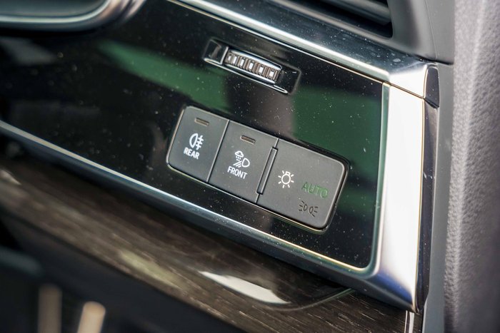 2025 Audi Q8 55 TFSI S line