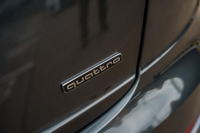 2025 Audi Q8 55 TFSI S line