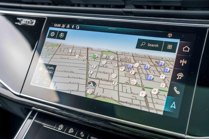 2025 Audi Q8 55 TFSI S line