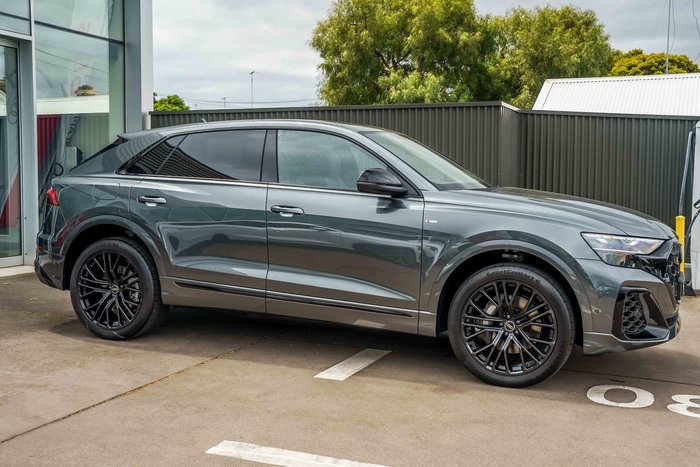 2025 Audi Q8 55 TFSI S line