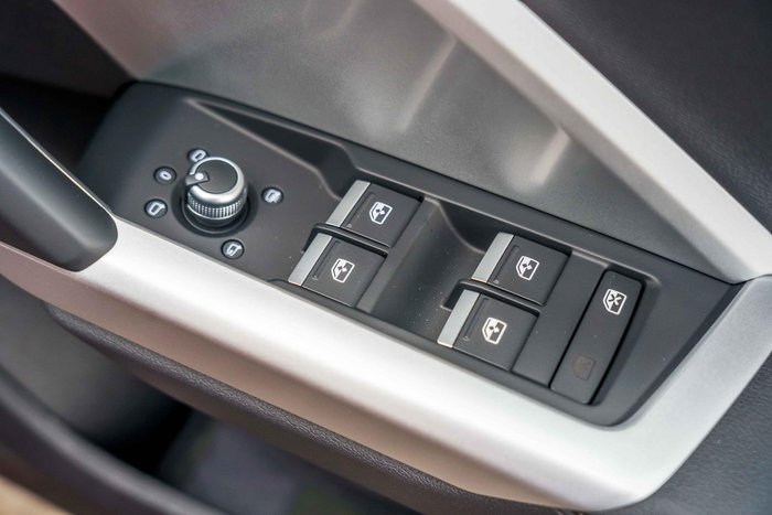 2025 Audi Q3 35 TFSI S line edition