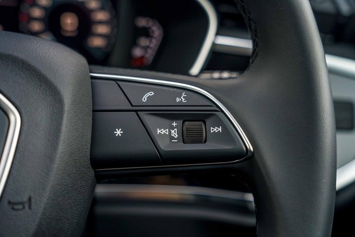 2025 Audi Q3 35 TFSI S line edition