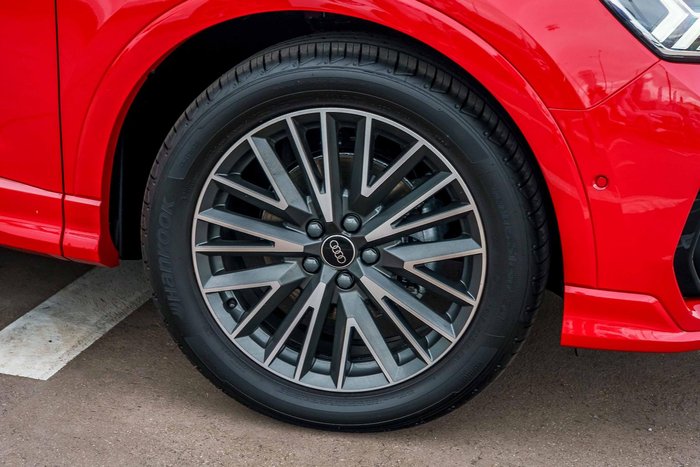 2025 Audi Q3 35 TFSI S line edition