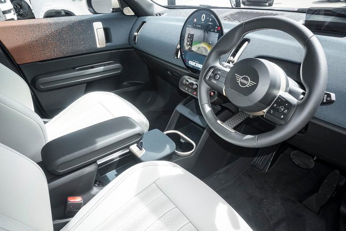 2025 MINI Countryman S Favoured