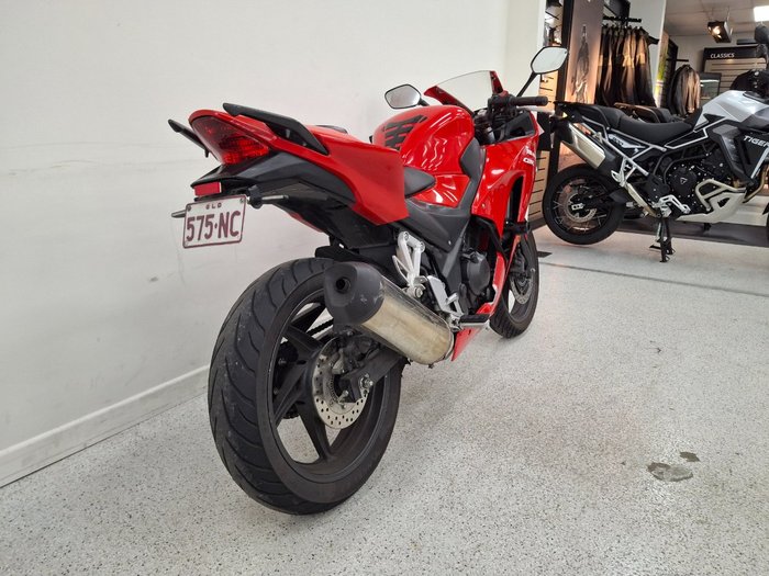 2015 Honda CBR300R Red