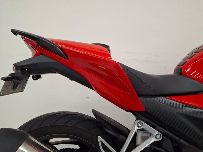 2015 Honda CBR300R Red