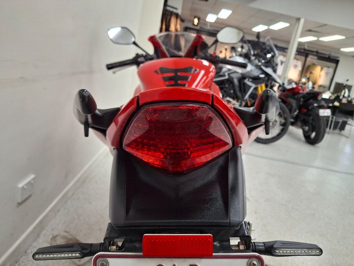 2015 Honda CBR300R Red