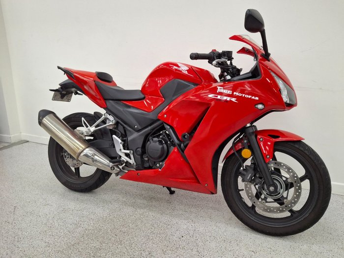 2015 Honda CBR300R Red