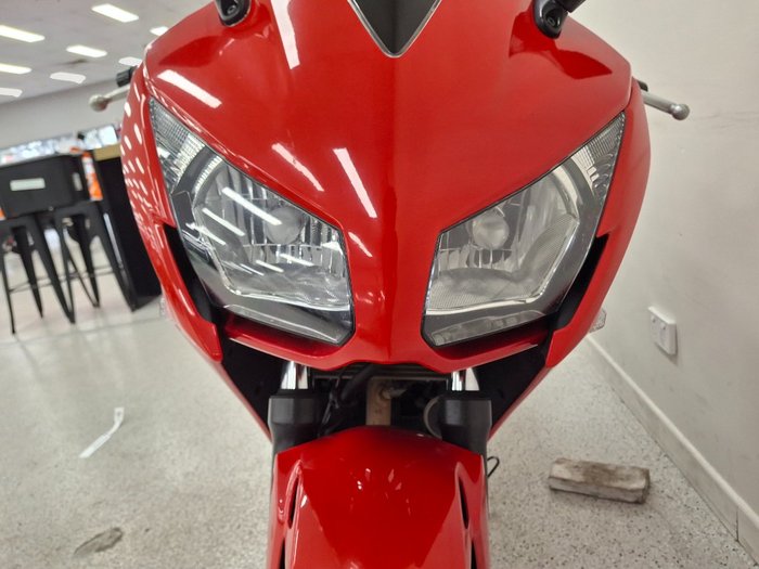 2015 Honda CBR300R Red