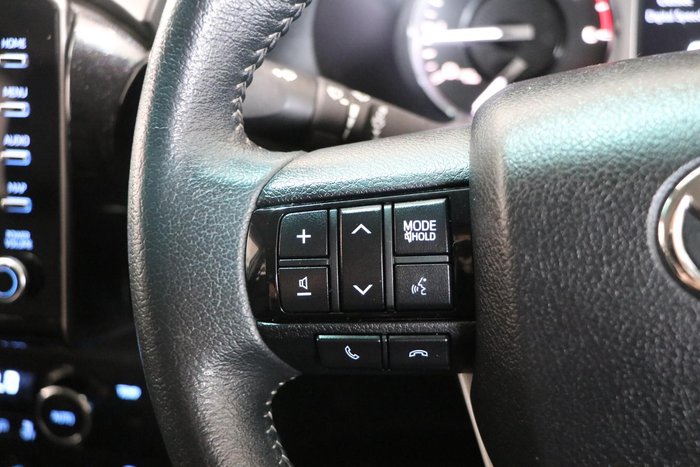 2020 Toyota Hilux SR5