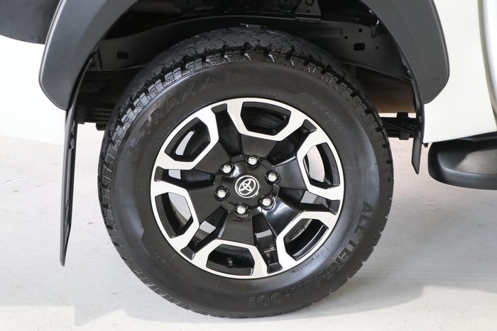 2020 Toyota Hilux SR5