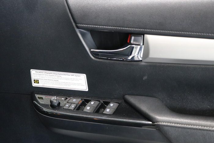 2020 Toyota Hilux SR5