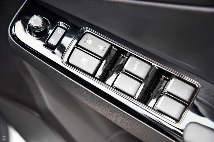 2025 Isuzu D-MAX BLADE