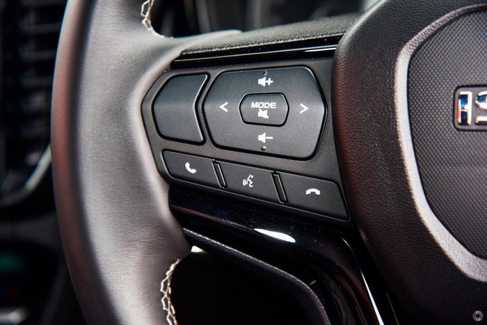 2025 Isuzu D-MAX BLADE