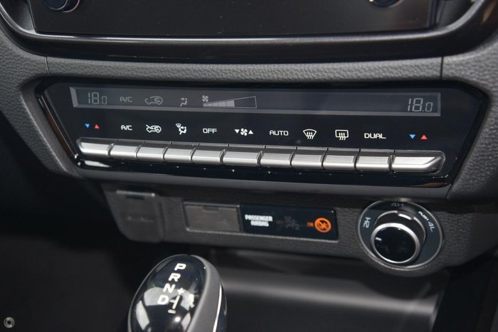 2025 Isuzu D-MAX BLADE